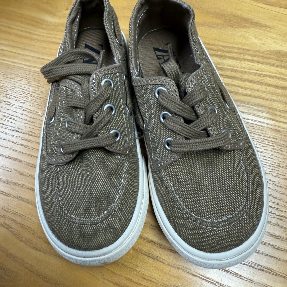 Zara toddler Boy  Brown Canvas loafers shoes  9 us size